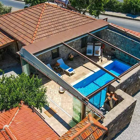 Jade Evi Отель *