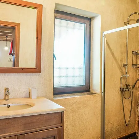 Jade Evi Отель *